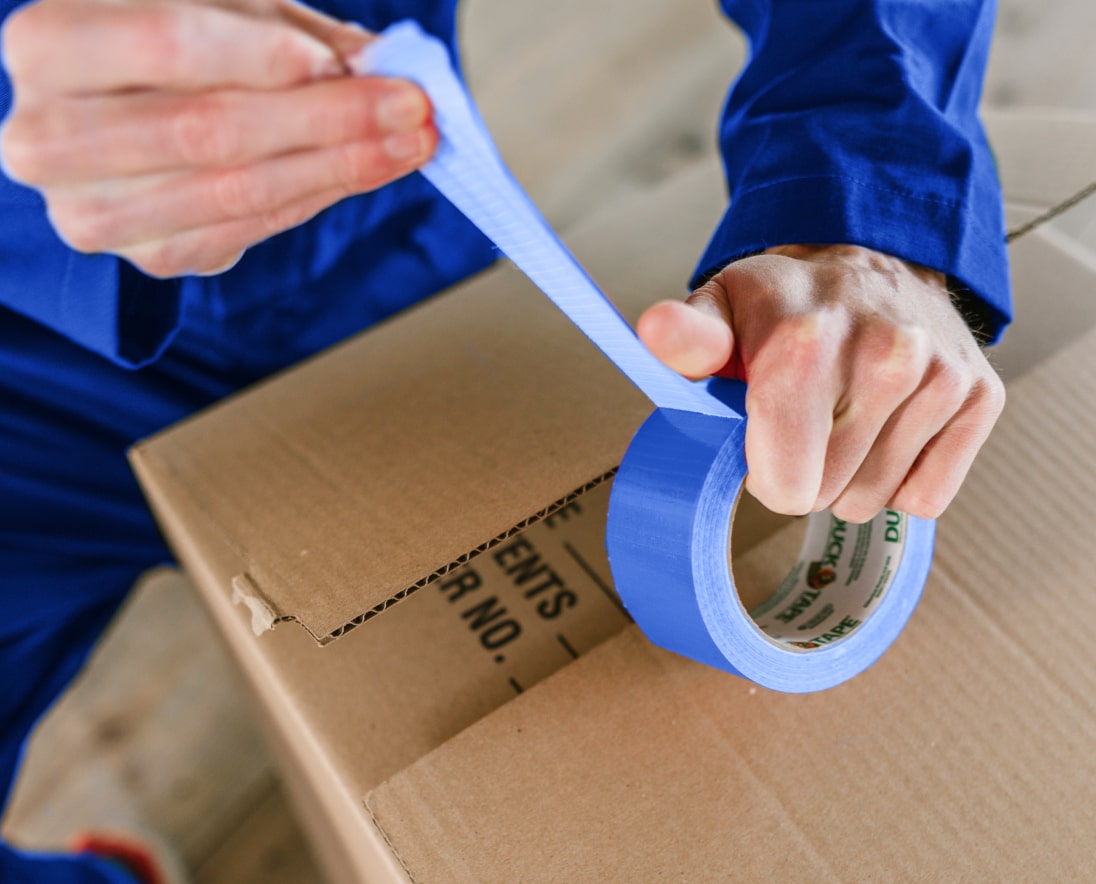 Movers4You crew assisting a customer